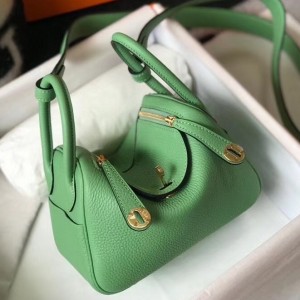 Found an affordable hermes mini lindy inspired purse at @cln.ph 😍 and